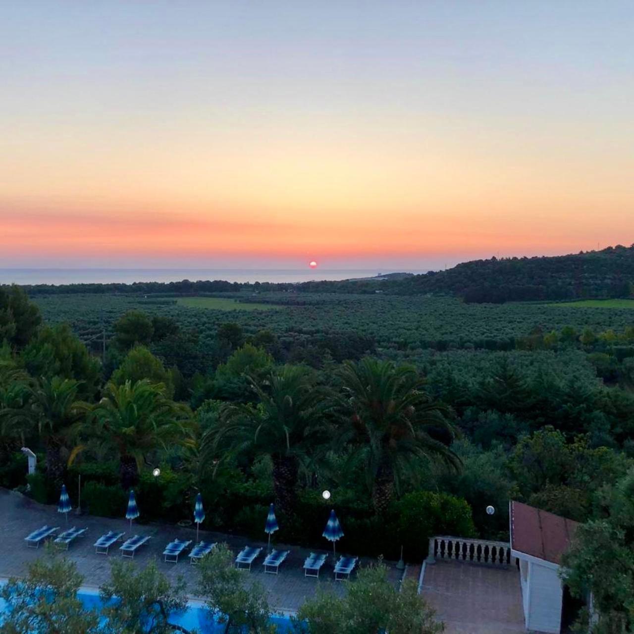 Villa Amica Vieste Bagian luar foto