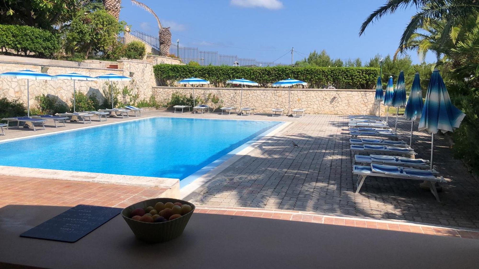 Villa Amica Vieste Bagian luar foto